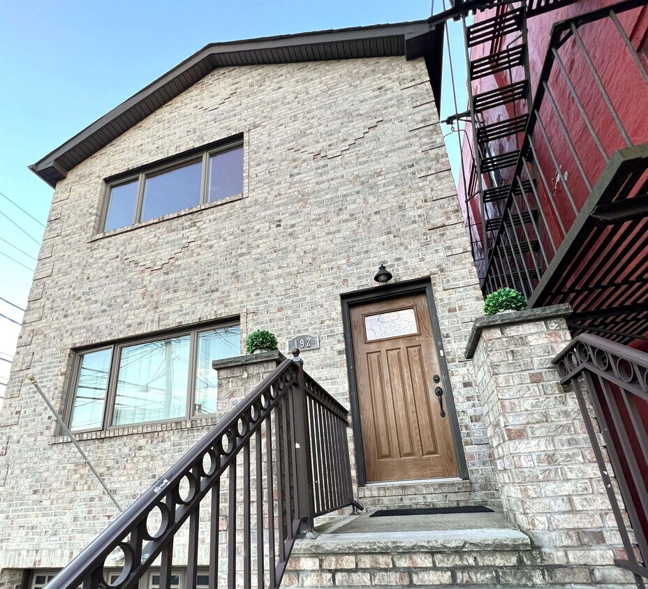 192 Orient St Unit 21, Bayonne, NJ 07002 Condo for Rent in Bayonne