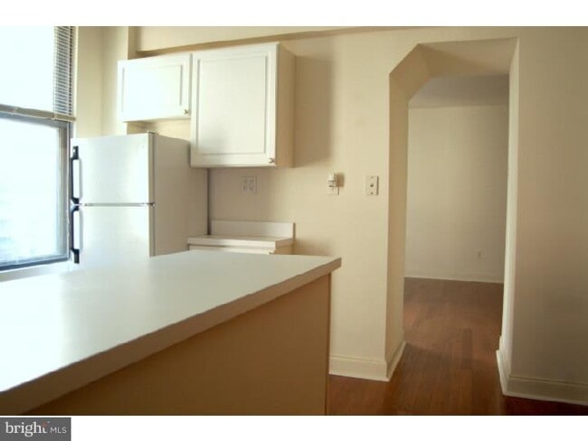 Photo - 1411 Walnut St Apartment