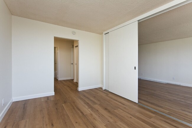 Building Photo - Move-In Ready 1BR in Downtown Honolulu | Parking Included | Stunning Views