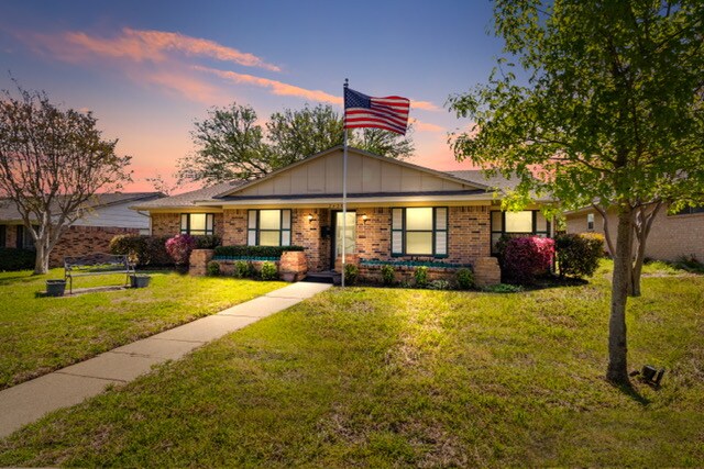Foto principal - 2420 Pinehurst Ln