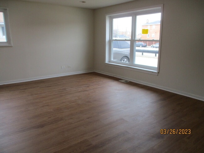 Foto del edificio - 4215 W 87th St