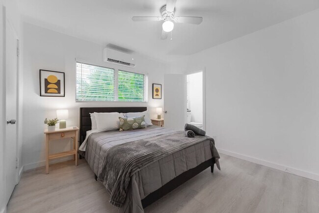 Foto del edificio - 515 NE 82nd St