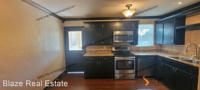 Foto del edificio - 3 br, 2 bath House - 4417 S Lipscomb