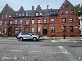 Building Photo - 98 N Franklin St