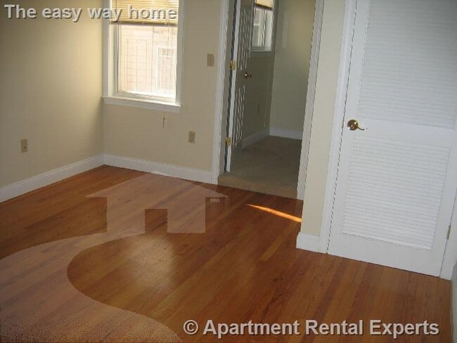 Photo - 460 Green St Unit #5 Apartment