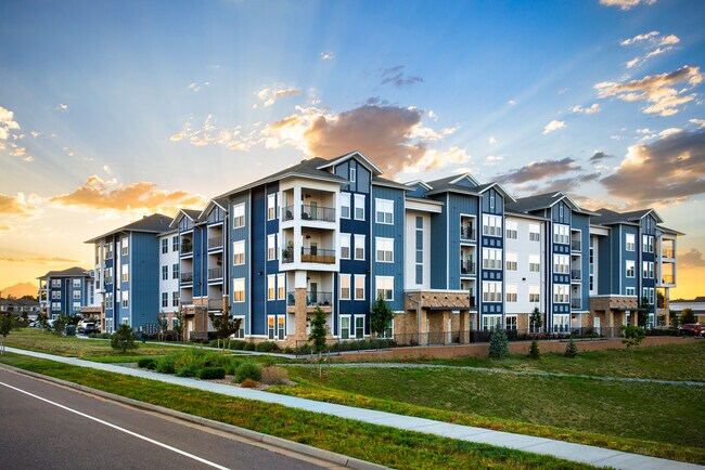 Building Photo - Lofts at Highlands