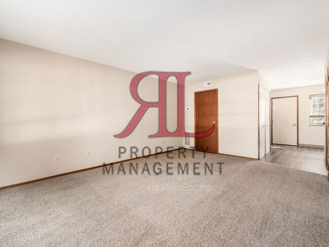 Building Photo - 5496 Kenneylane Blvd