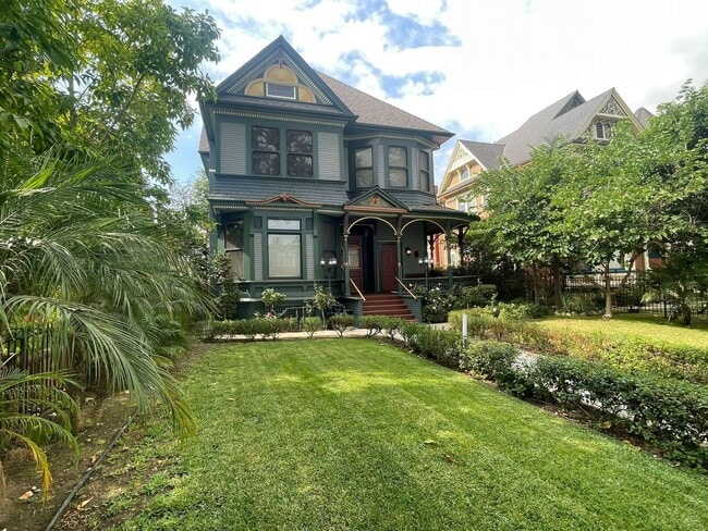 Victorian - Victorian Apartment