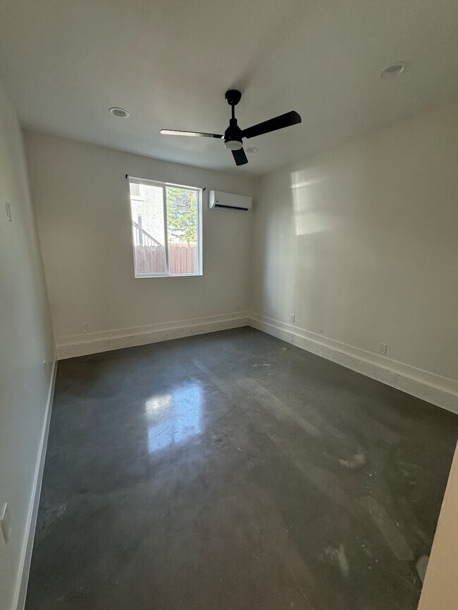 Building Photo - 3331 Cerritos Ave