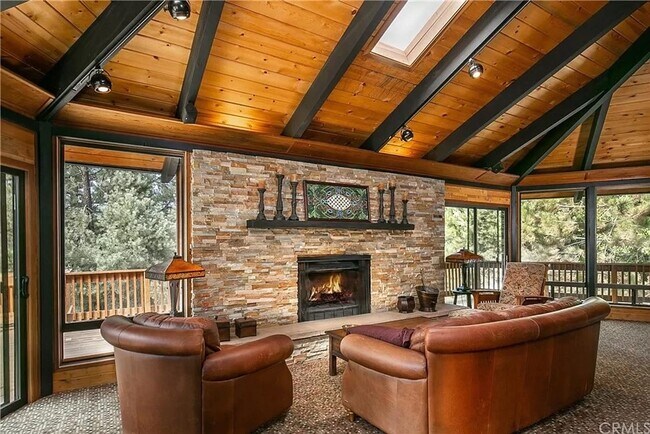Foto del edificio - 1708 Woodland Dr