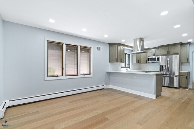 Building Photo - 1141 N Delphia Ave