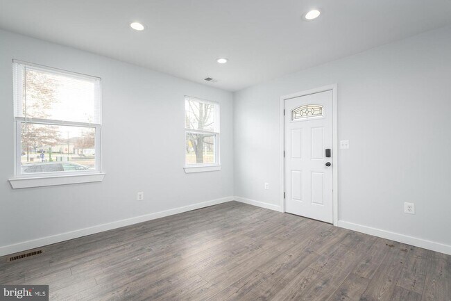 Building Photo - 9 Osborn Rd