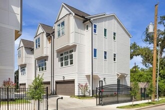 Building Photo - 1739 Mary St