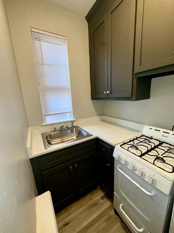 Foto del edificio - 85 Easton Ave