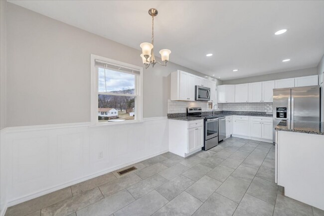 Foto del edificio - 15 Holly Ln