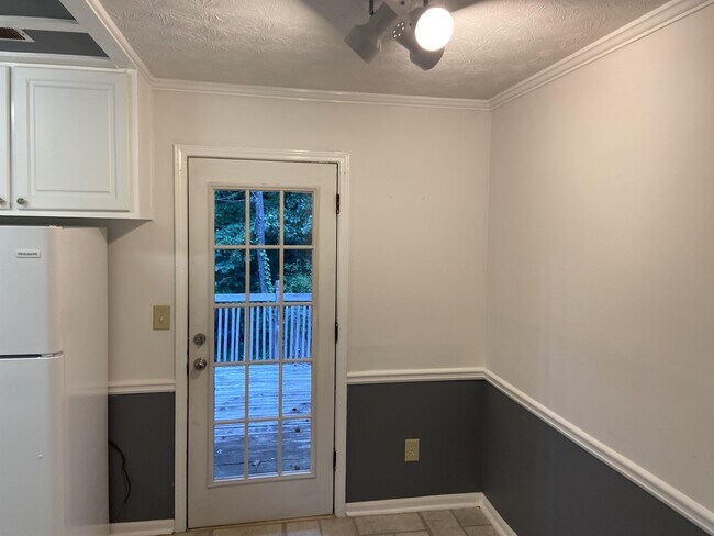 Foto del edificio - 4831 Valley Dale Dr SW