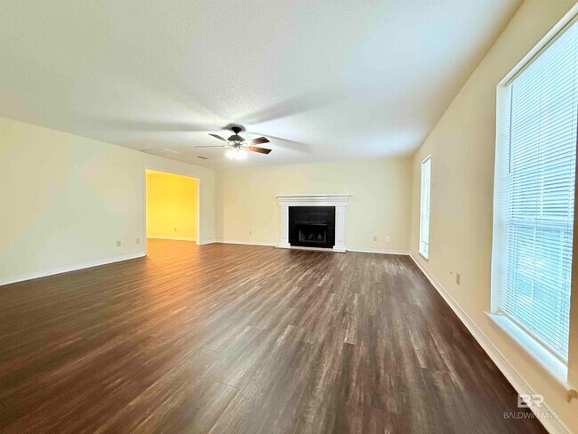 Foto del edificio - 233 Ridgewood Dr