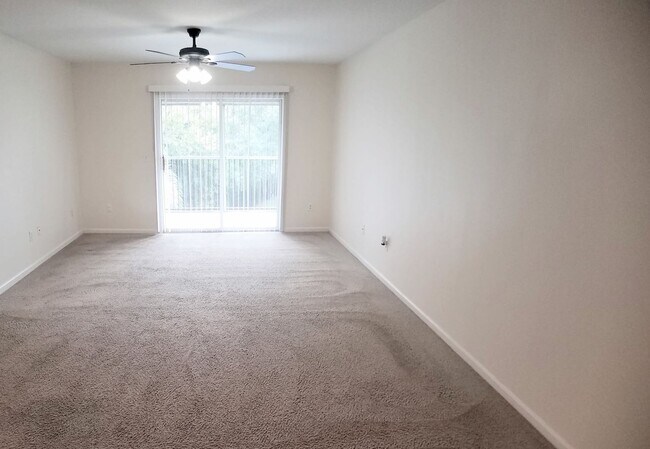 Building Photo - Beautiful 1/1 Condo x Rent @ The Crest at ...
