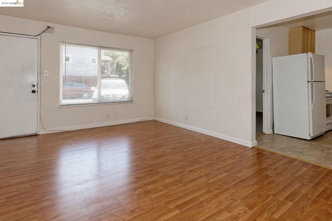 Building Photo - 740 27th St