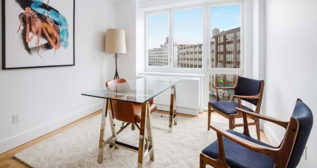 Building Photo - 3 bedroom in LONG ISLAND CITY NY 11101
