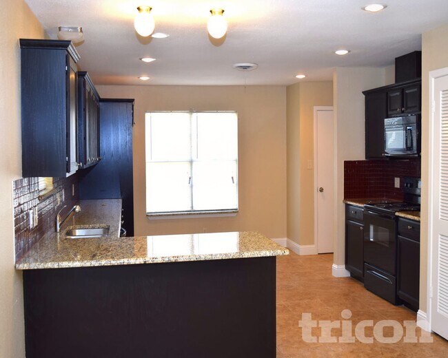 Building Photo - 5636 Wimbleton Way