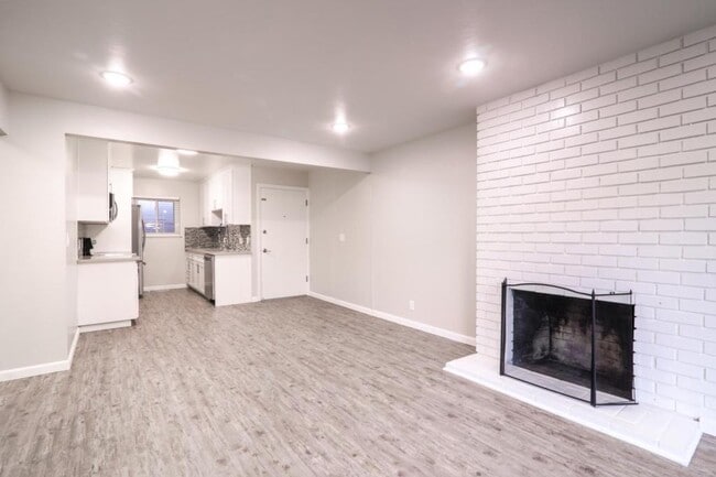 Photo - 1685 Whitwood Ln House