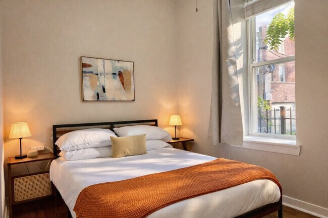 Foto del edificio - 736 N Throop St