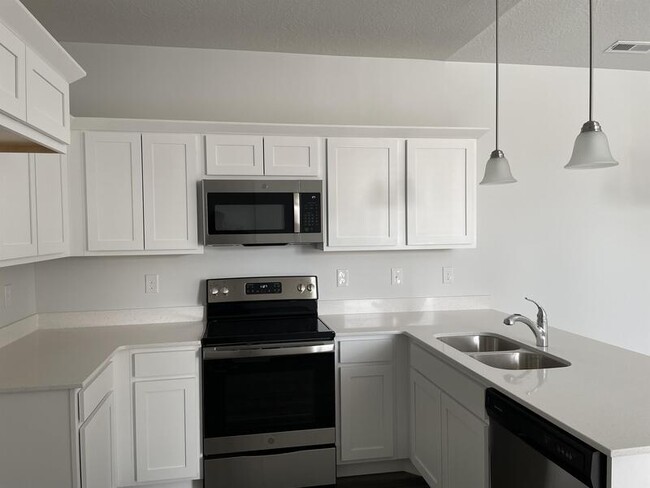 Building Photo - 302 W 435 N