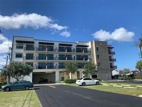 Building Photo - 4100 SW 64th Ave