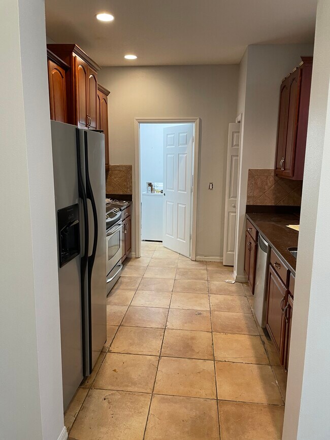 Kitchen - 8515 Broken Willow Ct