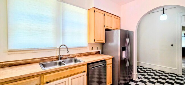 Foto del edificio - 1355 Magnolia Curve