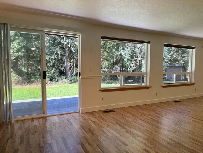 Foto del edificio - Lovely one story home 4 bedrooms plus gues...