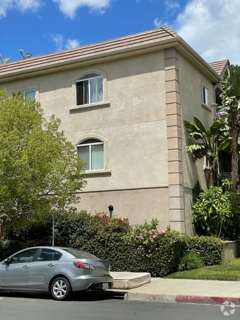 Building Photo - 15705 Vose St