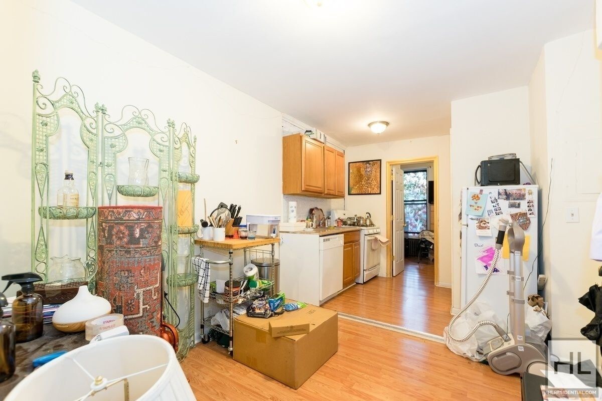 Primary Photo - 700 Sackett St