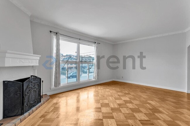 Building Photo - Unit