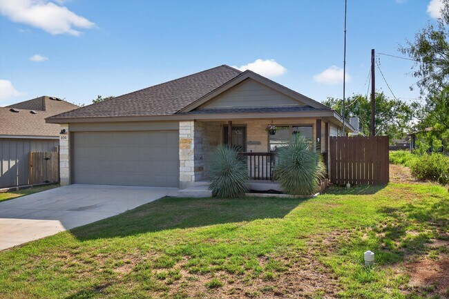 Foto del edificio - 830 Cypress Ln