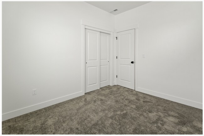 Foto del edificio - 421 Wood Stream Dr