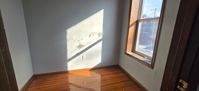 Building Photo - 19 Elberon Pl
