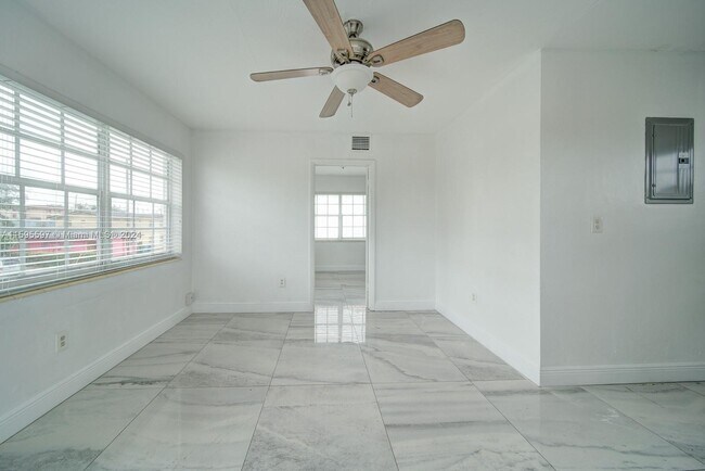 Building Photo - 40 NW 47th Ave