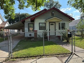 Building Photo - 5234 Claremont St