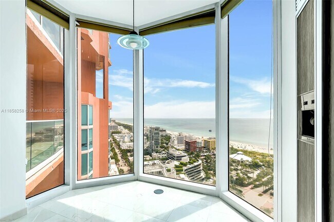 Foto del edificio - 300 South Pointe Dr