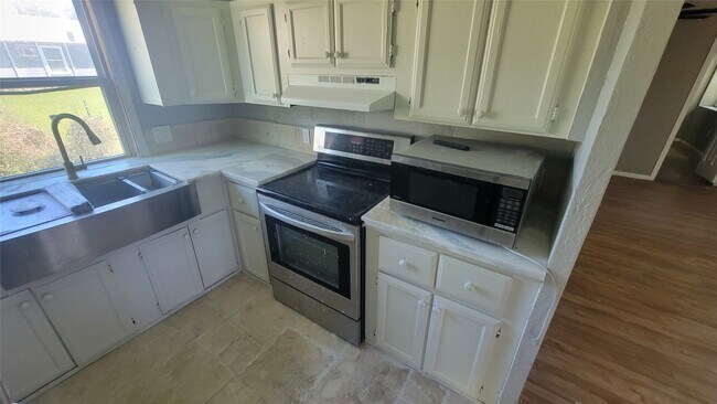 Foto del edificio - 12018 Sandpiper Rd