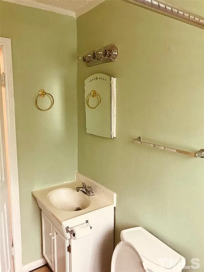 Foto del edificio - 137 E Cornwallis Rd