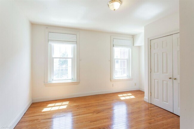 Foto del edificio - Delightful 5BR 3BA Townhome near Temple Un...