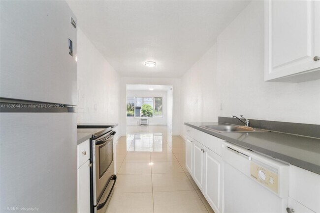 Foto del edificio - 9770 E Bay Harbor Dr