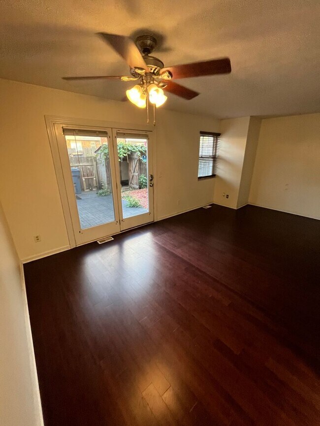 Building Photo - Three Bedroom in West Chester!