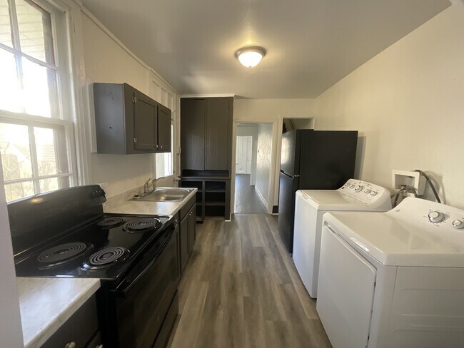 Foto del edificio - 208 Liberty Ct