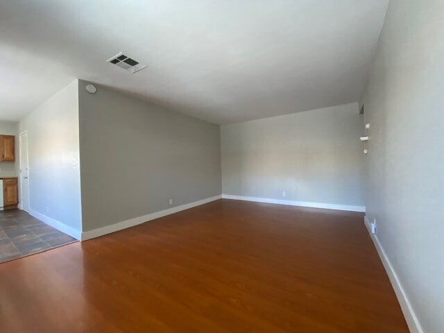 Building Photo - Charming 2-bedroom, 1-bath, 800 sq. ft. du...