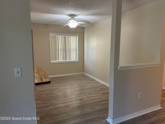 Building Photo - 225 Spring Dr