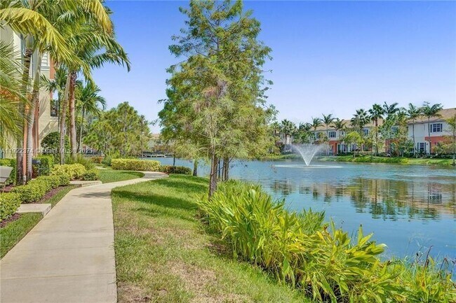 Foto del edificio - 256 SW 6th Ct